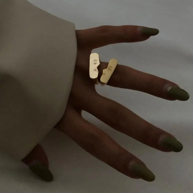 Face Pair Ring Set